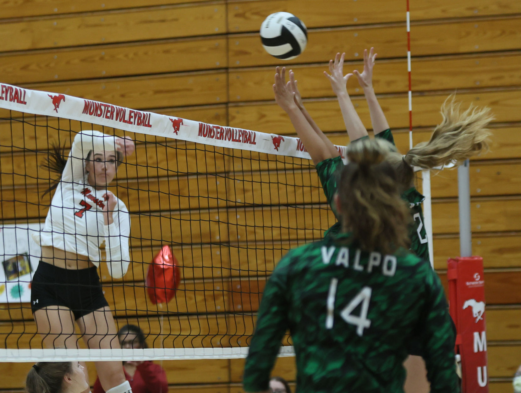 Valparaiso vs Munster volleyball